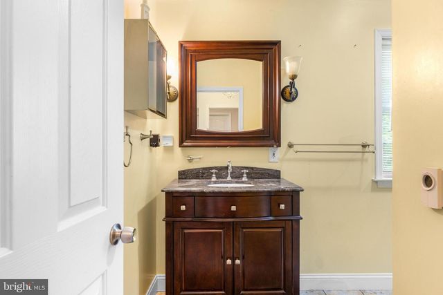 11809 CEDAR LN, Kingsville, MD 21087