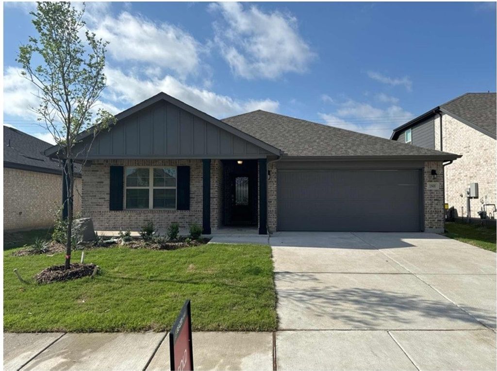 1800 Briar Rose Drive, Denton, TX 76207