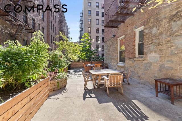 680 W 204th St Apt 5F, New York City, NY 10034