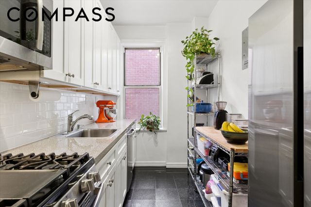 680 W 204th St Apt 5F, New York City, NY 10034