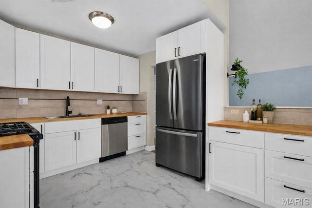 312 Ballwin Avenue, Ballwin, MO 63021