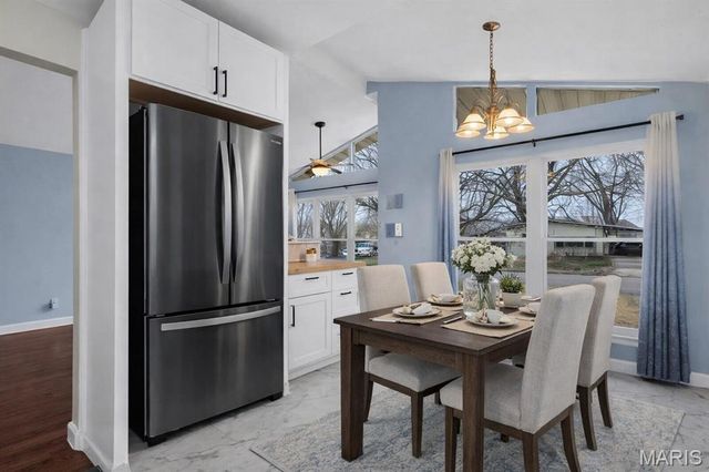 312 Ballwin Avenue, Ballwin, MO 63021