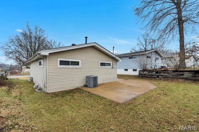 312 Ballwin Avenue, Ballwin, MO 63021