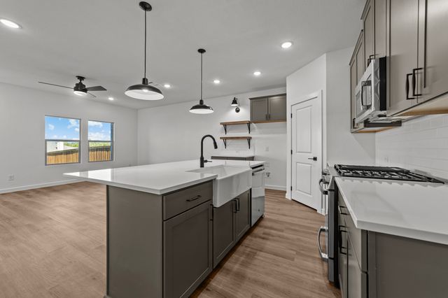 512 Brookside Drive, Van Alstyne, TX 75495