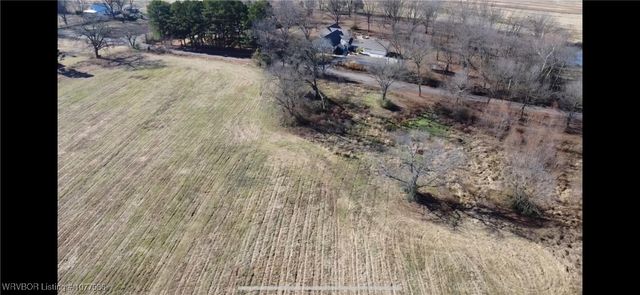 1105 N Hickory Street, Paris, AR 72855