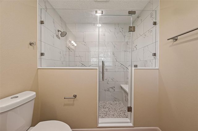 2305 Kingsway Drive, League City, TX 77573