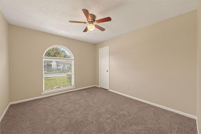 2305 Kingsway Drive, League City, TX 77573