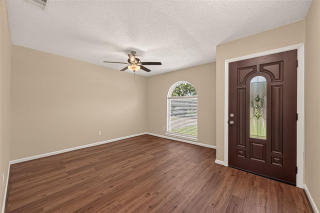 2305 Kingsway Drive, League City, TX 77573