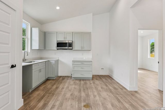 1535 Lennon St. No 4, San Antonio, TX 78223