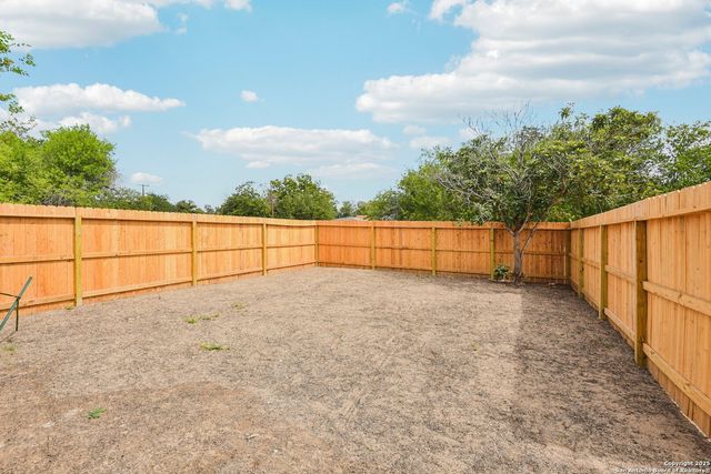 1535 Lennon St. No 4, San Antonio, TX 78223