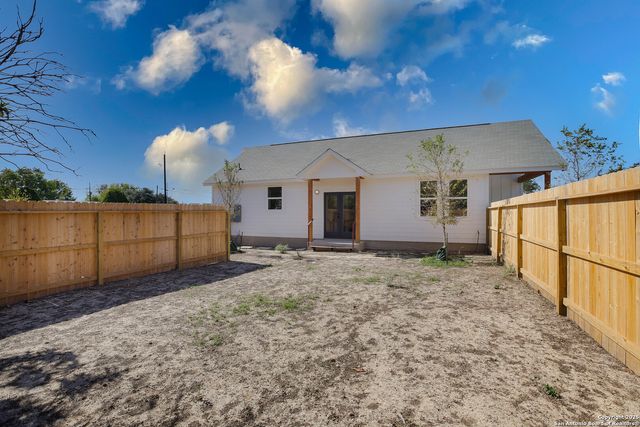 1535 Lennon St. No 4, San Antonio, TX 78223