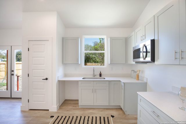 1535 Lennon St. No 4, San Antonio, TX 78223