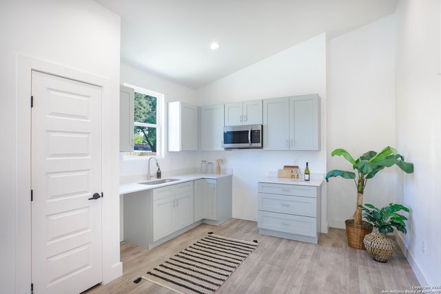 1535 Lennon St. No 4, San Antonio, TX 78223