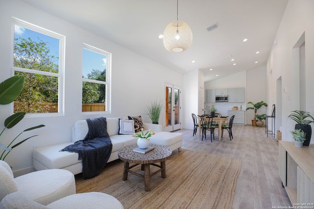 1535 Lennon St. No 4, San Antonio, TX 78223