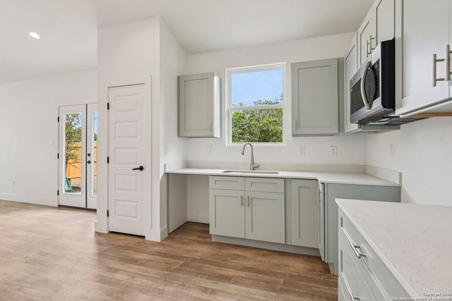 1535 Lennon St. No 4, San Antonio, TX 78223