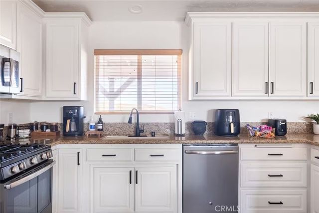 5853 Linda Lee Drive, Yucca Valley, CA 92284