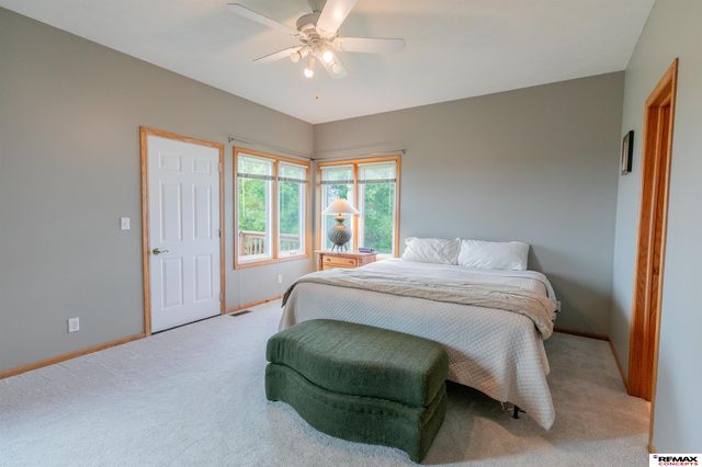 3330 Prairieview Drive, Lincoln, NE 68504