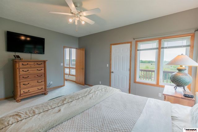 3330 Prairieview Drive, Lincoln, NE 68504