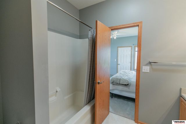 3330 Prairieview Drive, Lincoln, NE 68504