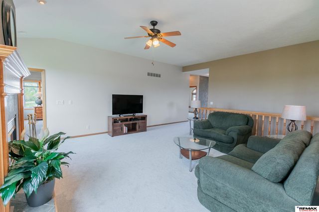 3330 Prairieview Drive, Lincoln, NE 68504