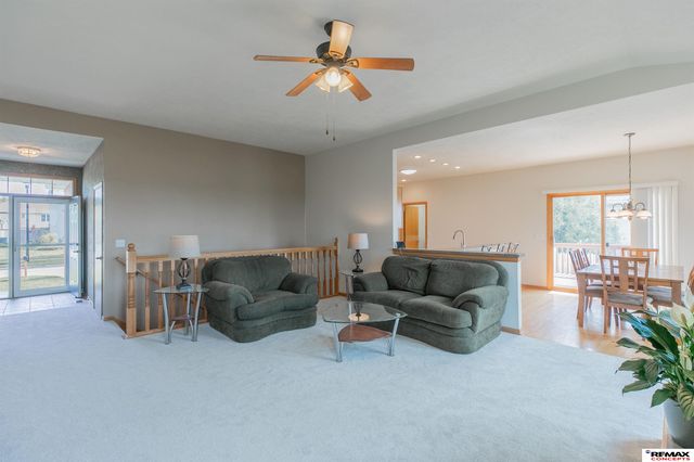 3330 Prairieview Drive, Lincoln, NE 68504