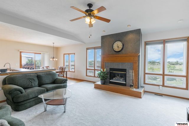 3330 Prairieview Drive, Lincoln, NE 68504