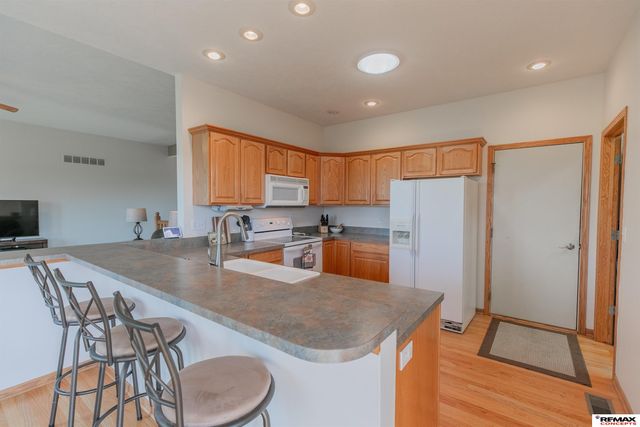 3330 Prairieview Drive, Lincoln, NE 68504