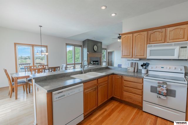 3330 Prairieview Drive, Lincoln, NE 68504