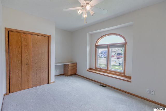 3330 Prairieview Drive, Lincoln, NE 68504