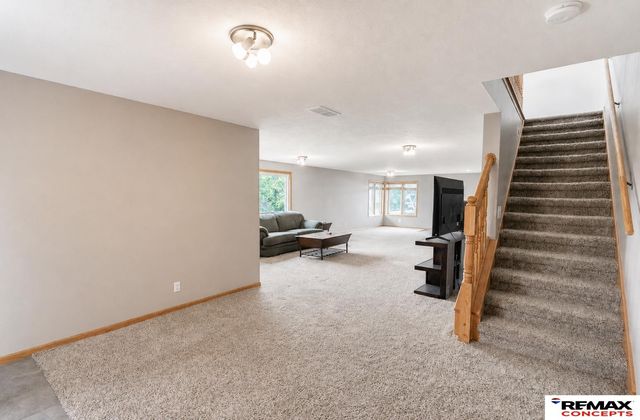 3330 Prairieview Drive, Lincoln, NE 68504