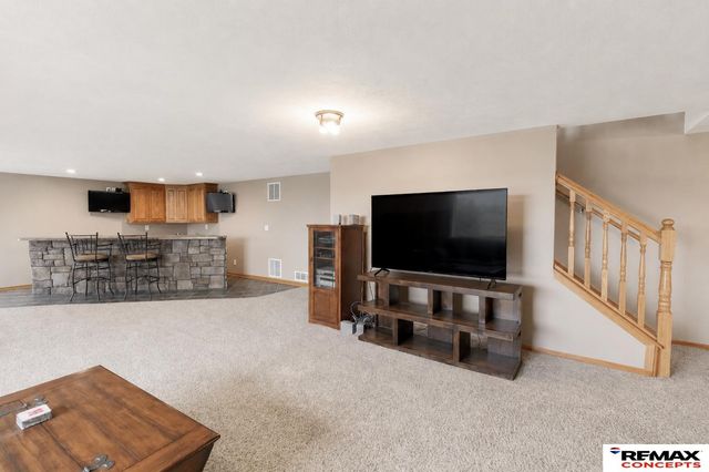 3330 Prairieview Drive, Lincoln, NE 68504
