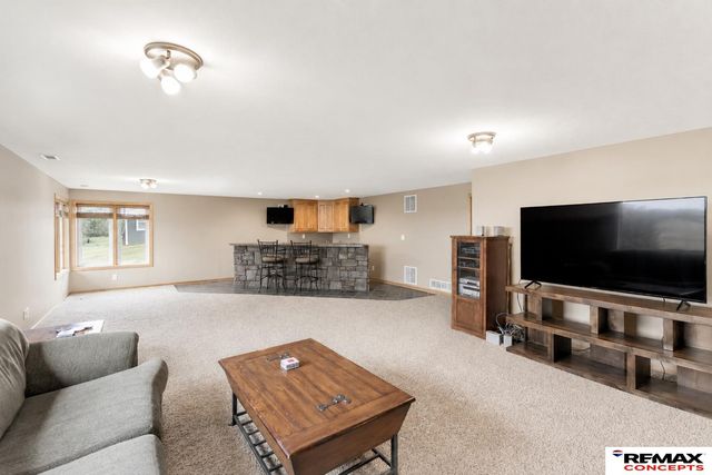 3330 Prairieview Drive, Lincoln, NE 68504