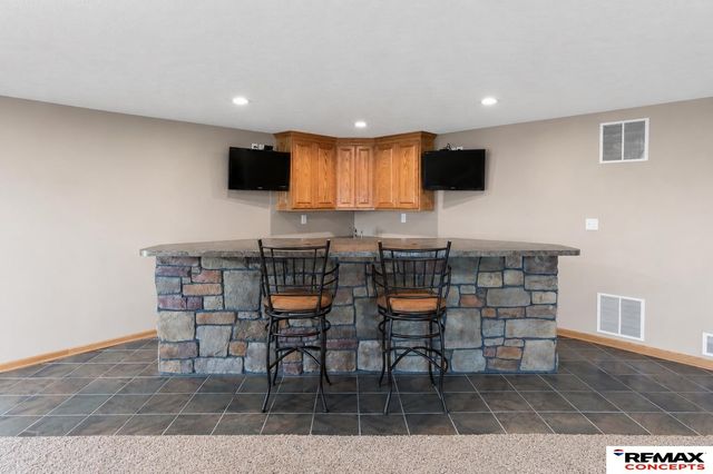 3330 Prairieview Drive, Lincoln, NE 68504