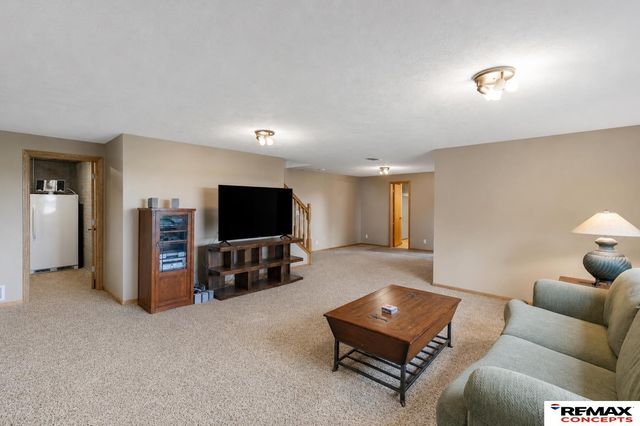 3330 Prairieview Drive, Lincoln, NE 68504