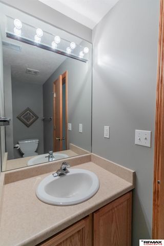 3330 Prairieview Drive, Lincoln, NE 68504