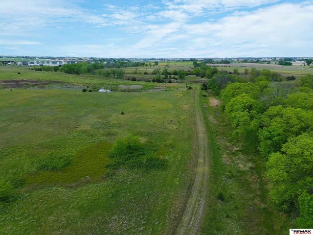 3330 Prairieview Drive, Lincoln, NE 68504