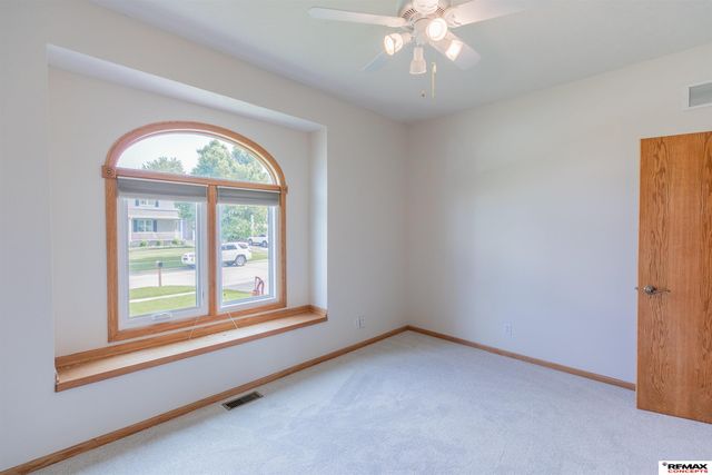 3330 Prairieview Drive, Lincoln, NE 68504