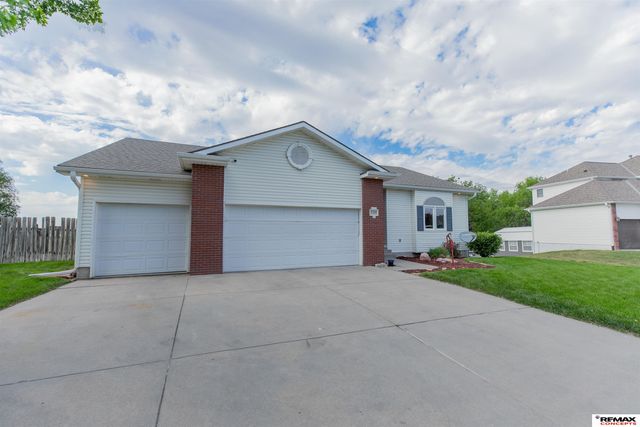 3330 Prairieview Drive, Lincoln, NE 68504