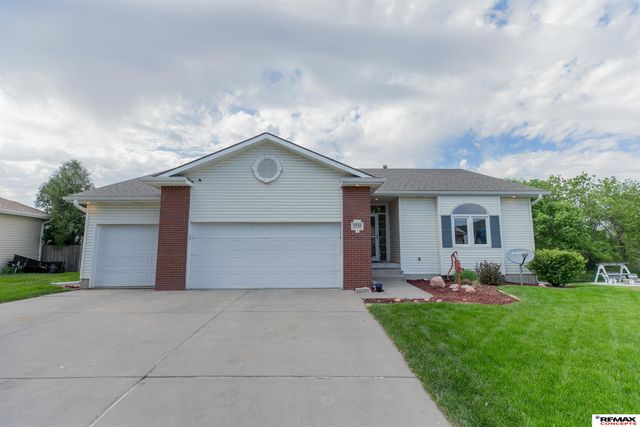3330 Prairieview Drive, Lincoln, NE 68504