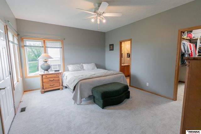 3330 Prairieview Drive, Lincoln, NE 68504