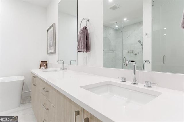 2425 Peachtree Road NE 1401, Atlanta, GA 30305