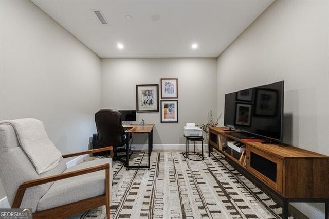 2425 Peachtree Road NE 1401, Atlanta, GA 30305