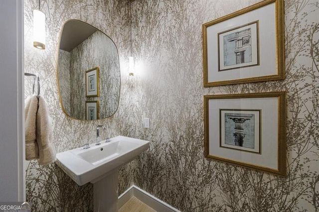 2425 Peachtree Road NE 1401, Atlanta, GA 30305