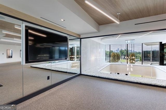 2425 Peachtree Road NE 1401, Atlanta, GA 30305