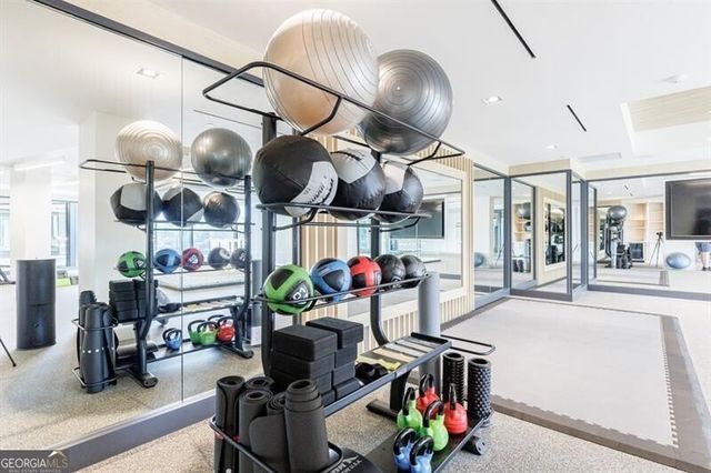 2425 Peachtree Road NE 1401, Atlanta, GA 30305