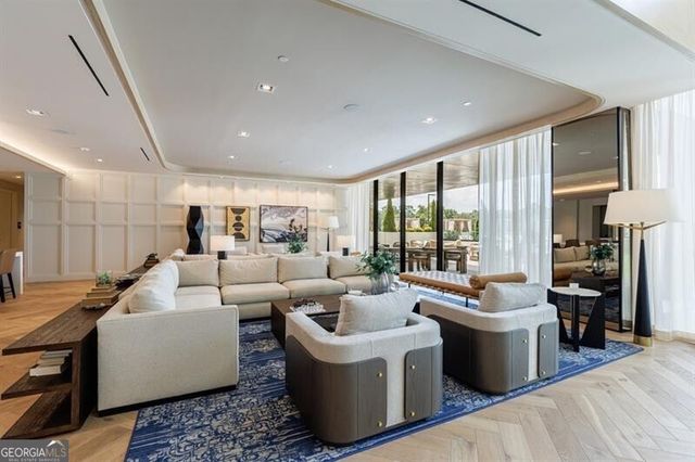 2425 Peachtree Road NE 1401, Atlanta, GA 30305