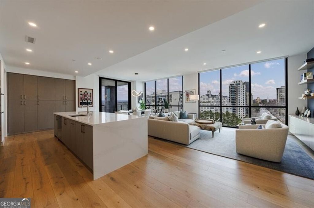 2425 Peachtree Road NE 1401, Atlanta, GA 30305