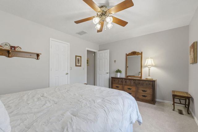 1933 S Oakmont Avenue, Springfield, MO 65809