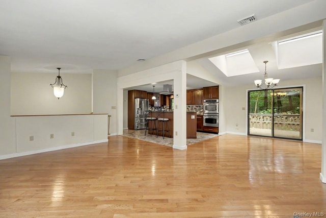 5 Trolley Road, Cortlandt Manor, NY 10567