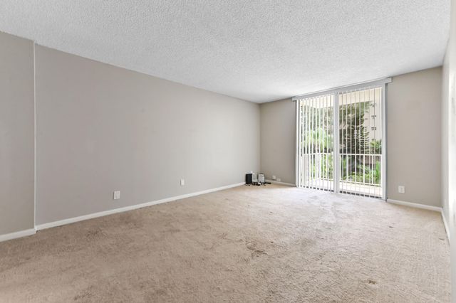 3575 S OCEAN Boulevard 305, South Palm Beach, FL 33480